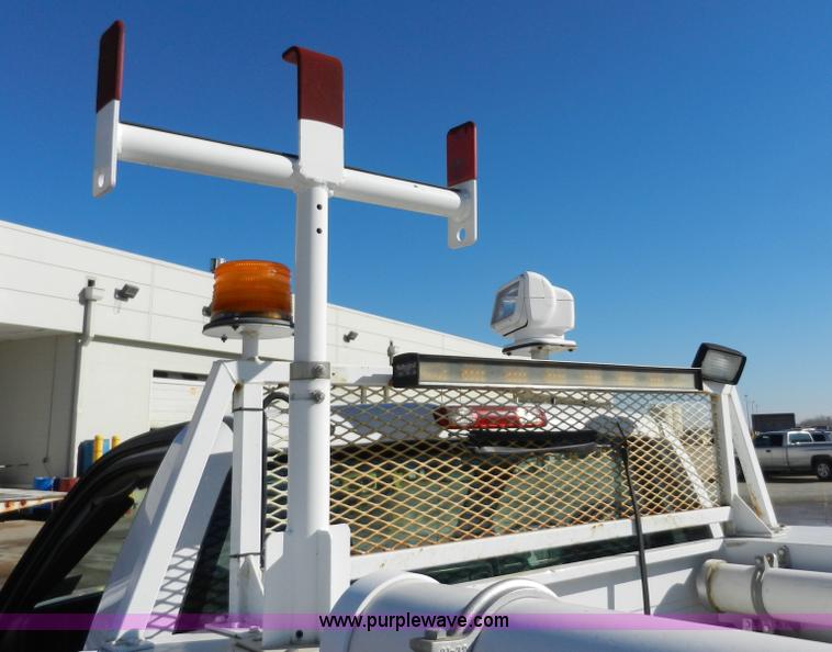 image for item A3906 2003 Chevrolet Silverado 2500HD utility truck