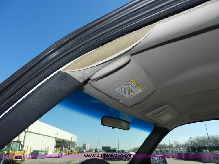 image for item A3906 2003 Chevrolet Silverado 2500HD utility truck