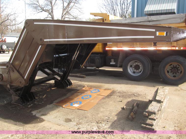 image for item B5273 1985 Trail-Eze triple axle lowboy trailer