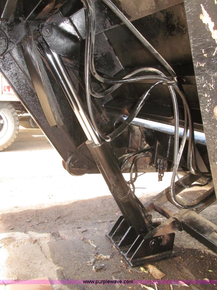 image for item B5273 1985 Trail-Eze triple axle lowboy trailer