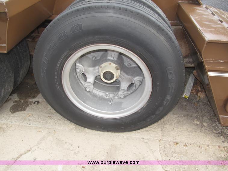 image for item B5273 1985 Trail-Eze triple axle lowboy trailer