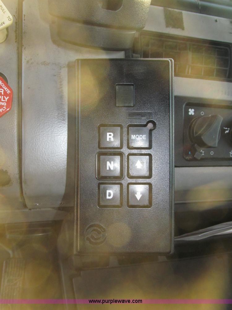 image for item B5333 2000 Freightliner Altec 50' boom truck