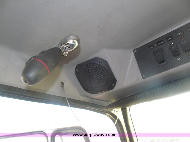 image for item B5333 2000 Freightliner Altec 50' boom truck