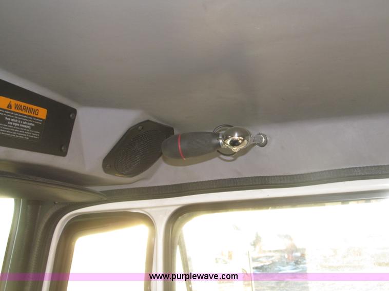 image for item B5333 2000 Freightliner Altec 50' boom truck