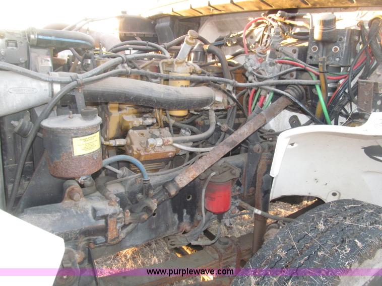 image for item B5333 2000 Freightliner Altec 50' boom truck