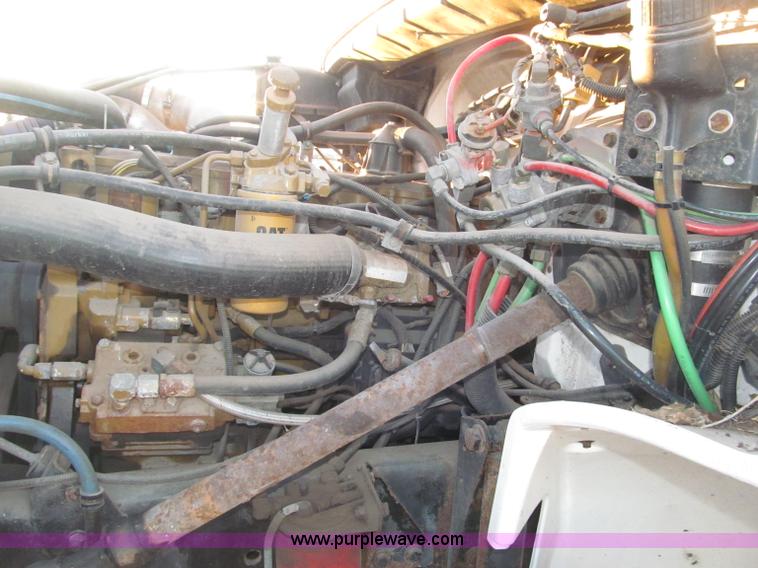 image for item B5333 2000 Freightliner Altec 50' boom truck