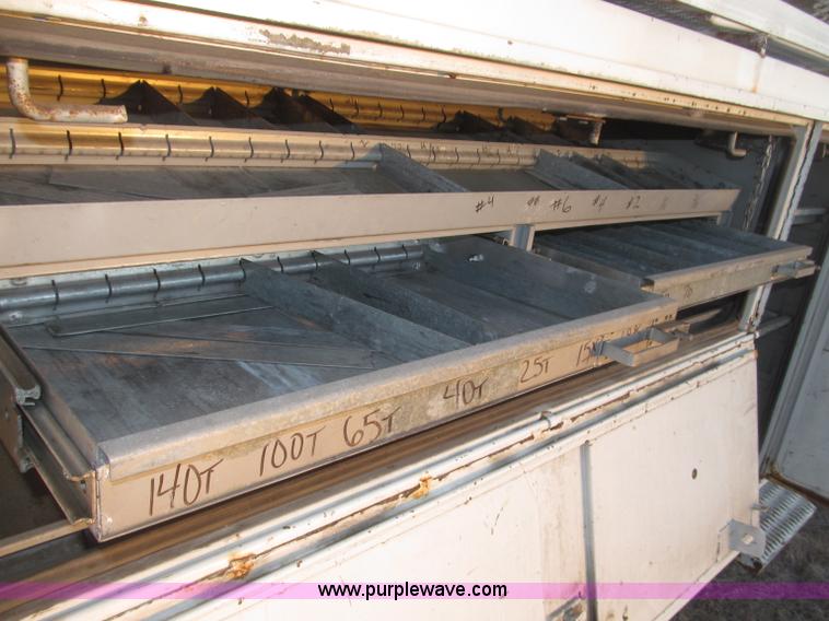 image for item B5333 2000 Freightliner Altec 50' boom truck