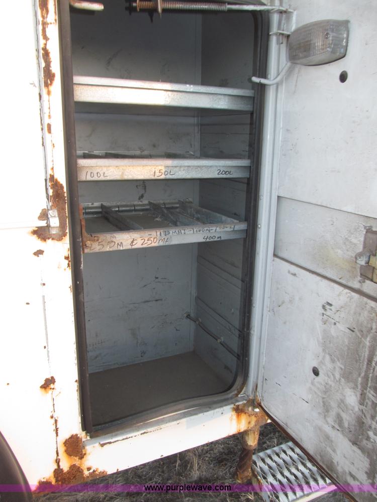 image for item B5333 2000 Freightliner Altec 50' boom truck