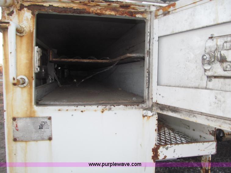 image for item B5333 2000 Freightliner Altec 50' boom truck