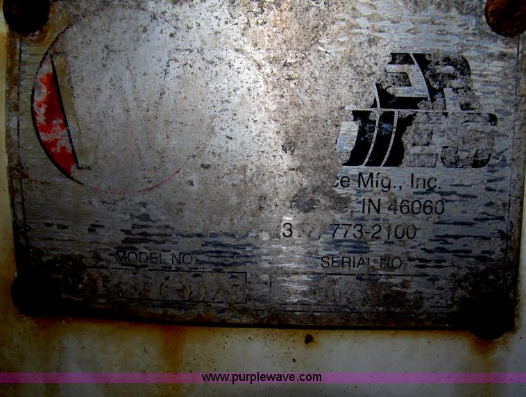 image for item B5333 2000 Freightliner Altec 50' boom truck