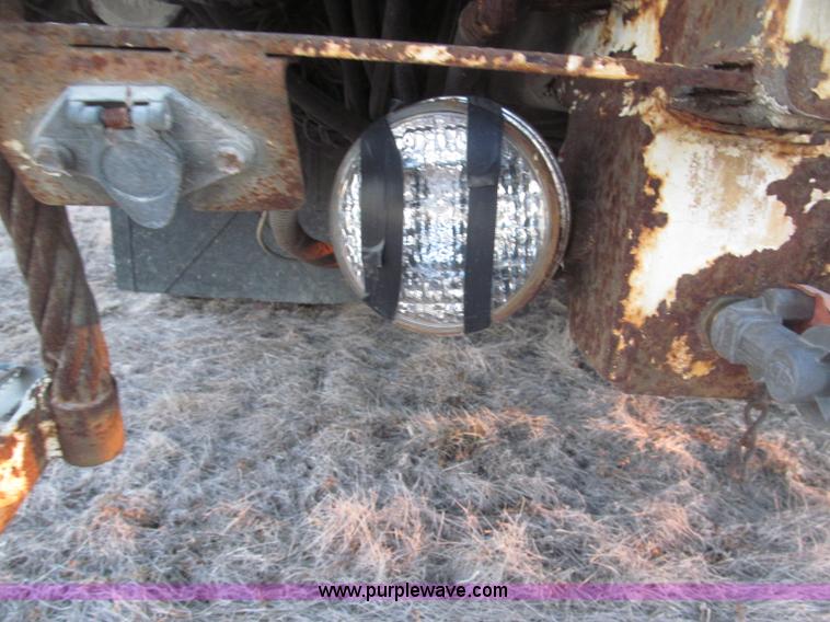 image for item B5333 2000 Freightliner Altec 50' boom truck