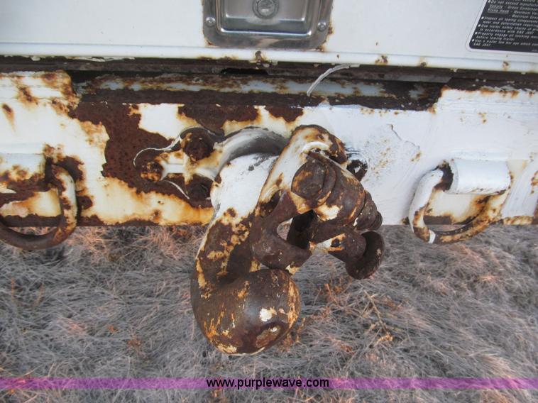 image for item B5333 2000 Freightliner Altec 50' boom truck