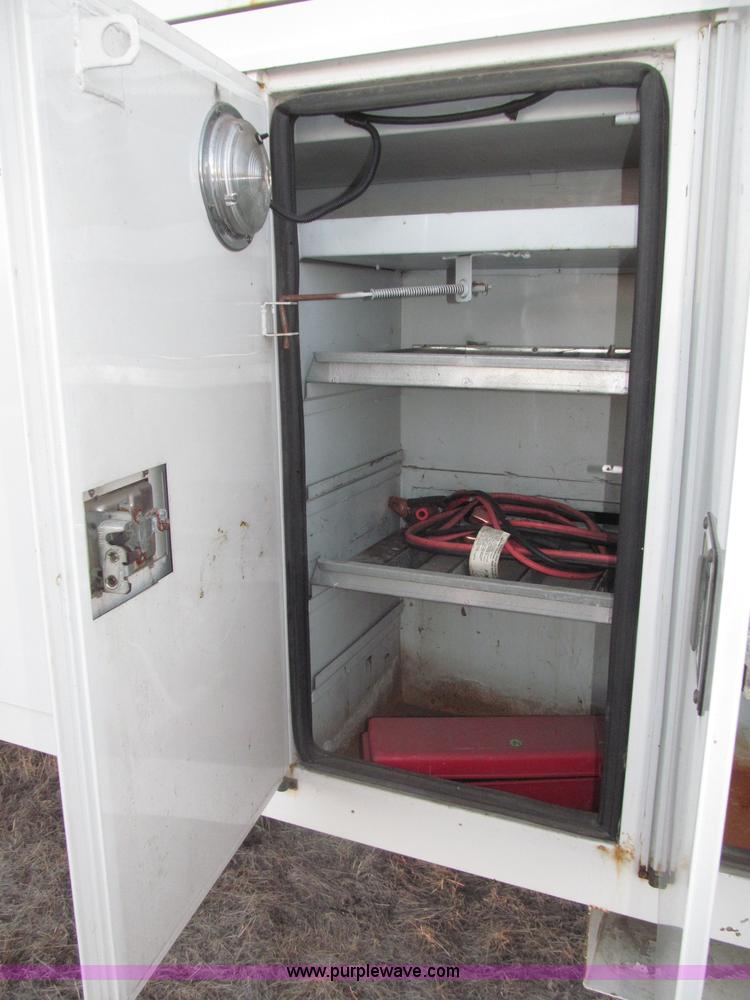 image for item B5333 2000 Freightliner Altec 50' boom truck