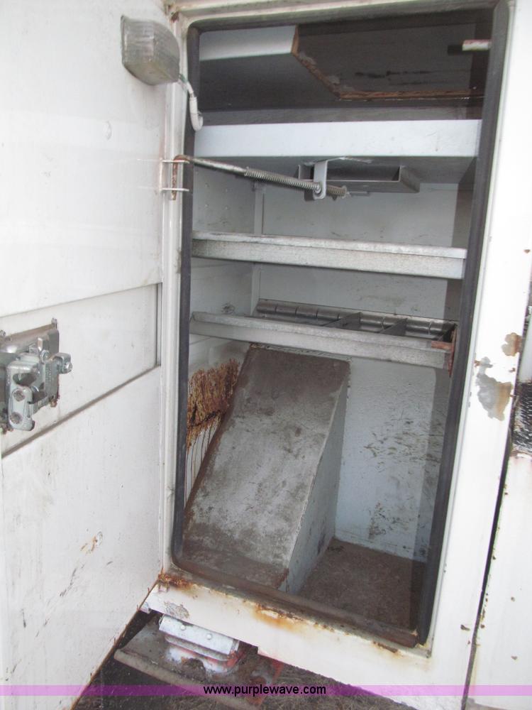 image for item B5333 2000 Freightliner Altec 50' boom truck