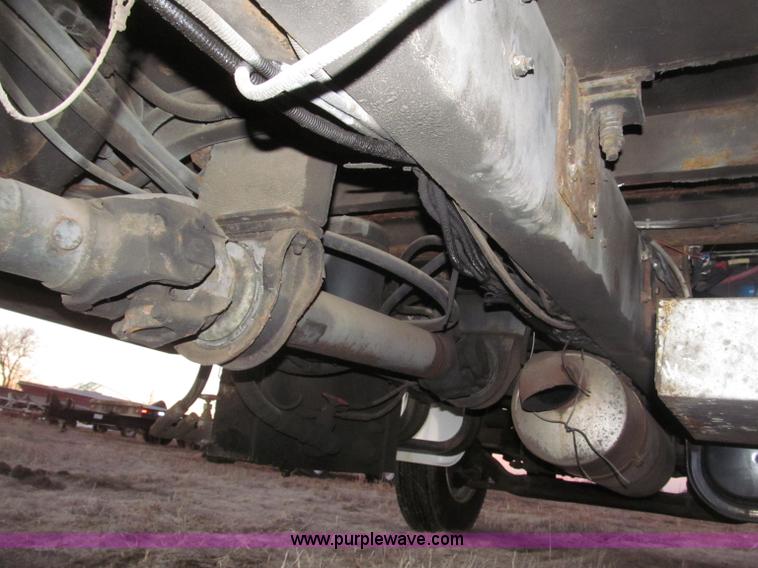 image for item B5333 2000 Freightliner Altec 50' boom truck