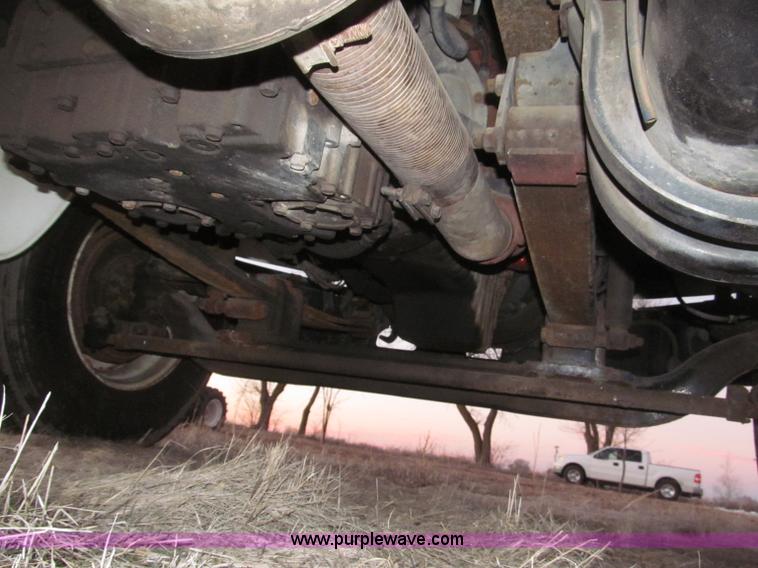 image for item B5333 2000 Freightliner Altec 50' boom truck