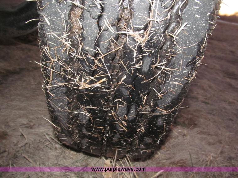 image for item B5333 2000 Freightliner Altec 50' boom truck