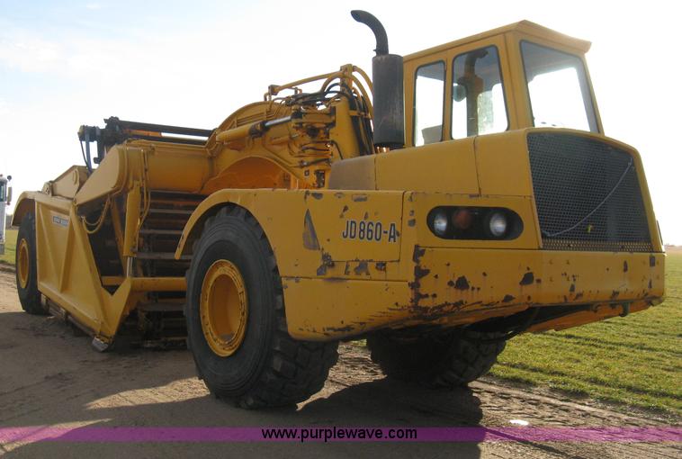 image for item B8408 1974 John Deere 860A scraper