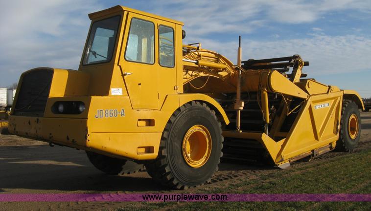 image for item B8408 1974 John Deere 860A scraper