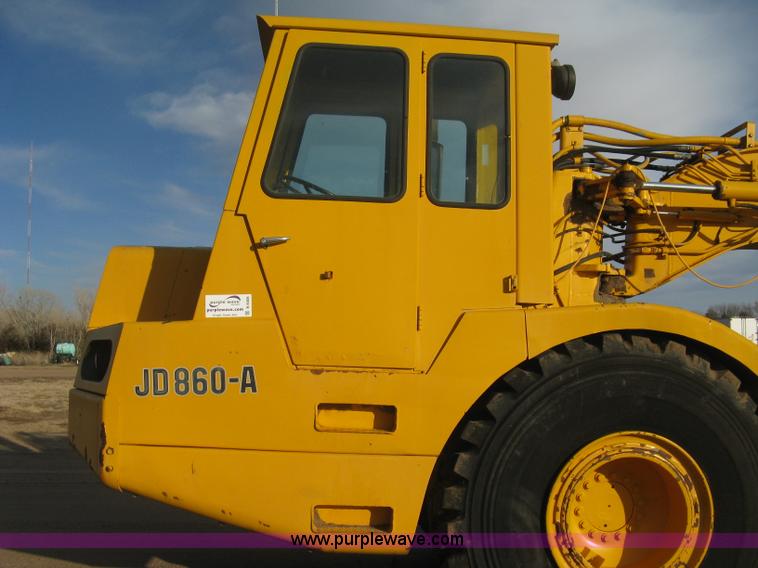 image for item B8408 1974 John Deere 860A scraper