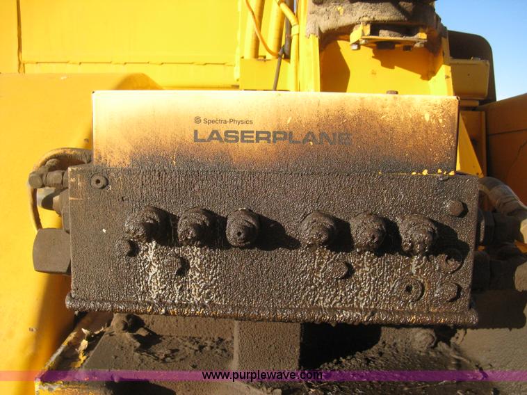 image for item B8408 1974 John Deere 860A scraper