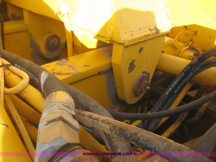 image for item B8408 1974 John Deere 860A scraper