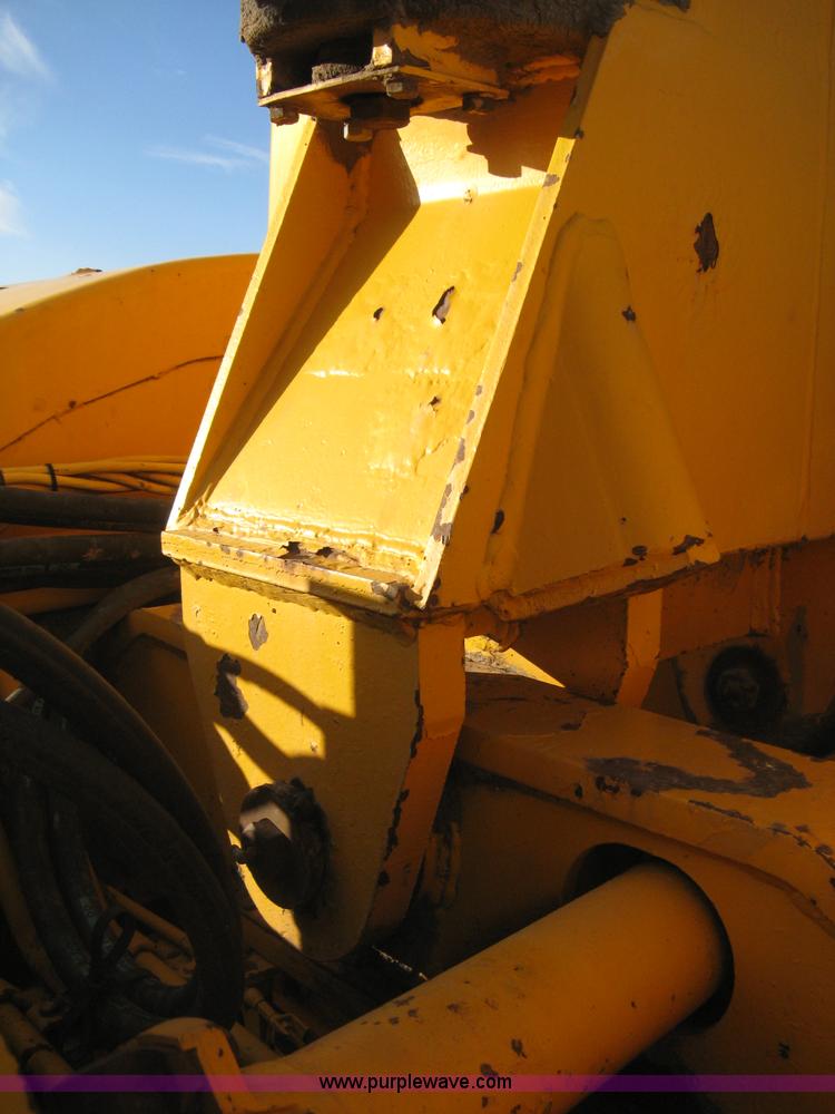 image for item B8408 1974 John Deere 860A scraper