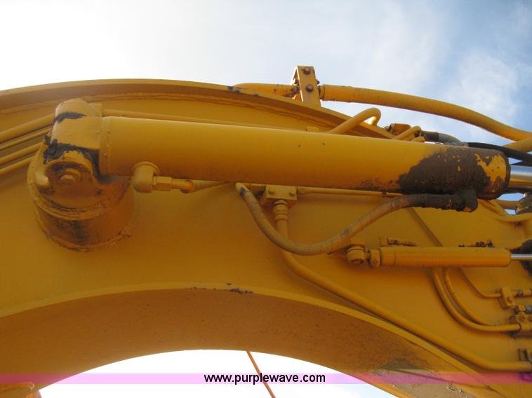 image for item B8408 1974 John Deere 860A scraper