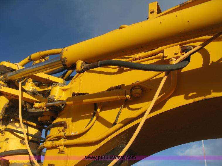 image for item B8408 1974 John Deere 860A scraper