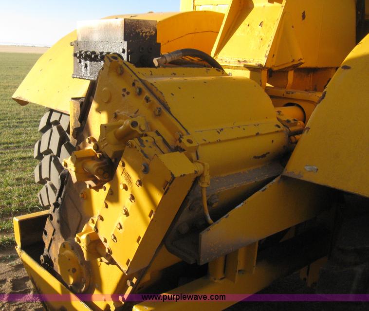 image for item B8408 1974 John Deere 860A scraper