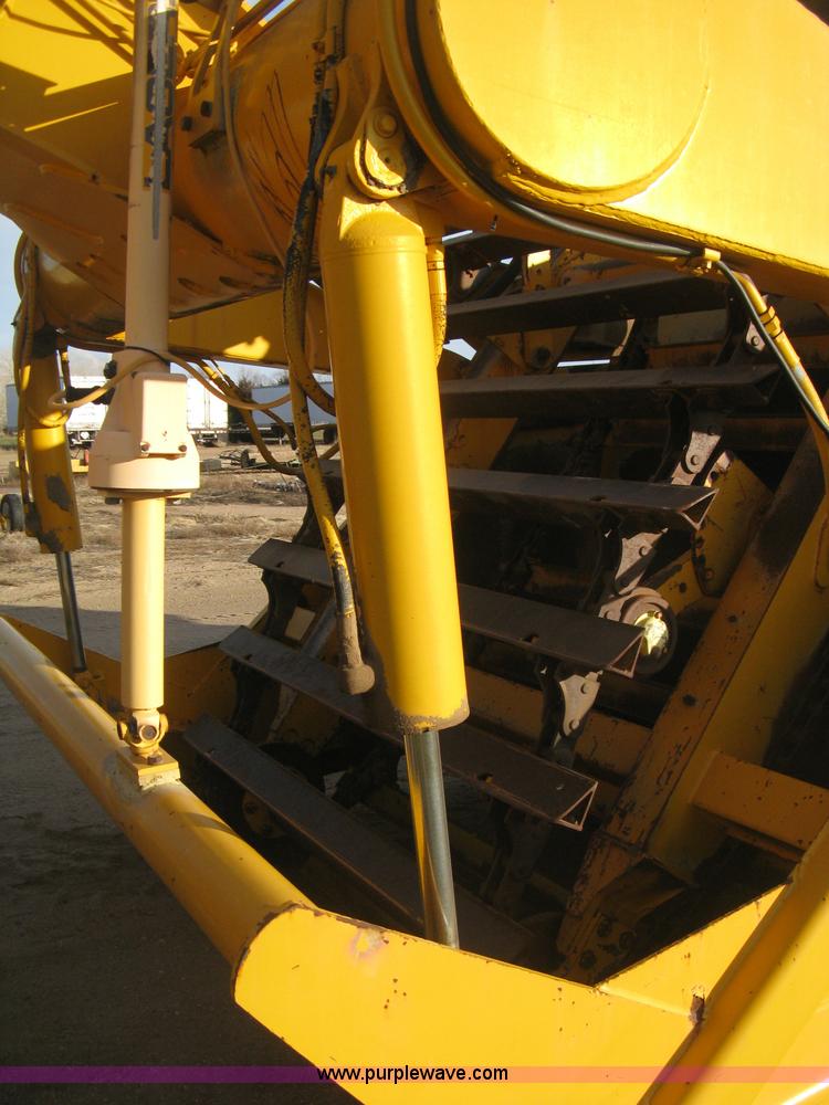 image for item B8408 1974 John Deere 860A scraper