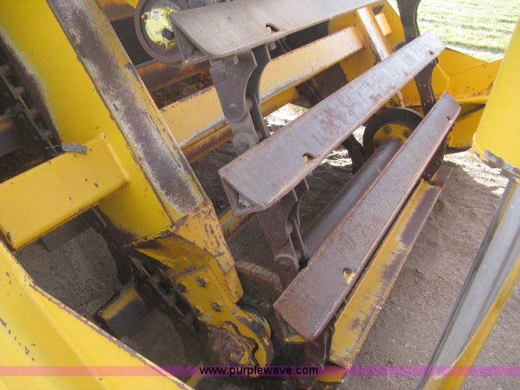 image for item B8408 1974 John Deere 860A scraper