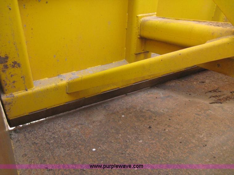 image for item B8408 1974 John Deere 860A scraper