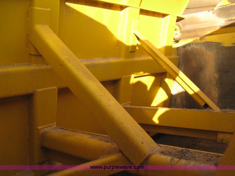 image for item B8408 1974 John Deere 860A scraper