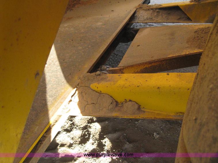 image for item B8408 1974 John Deere 860A scraper