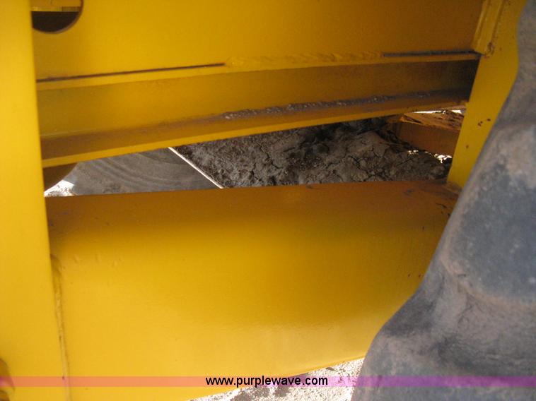 image for item B8408 1974 John Deere 860A scraper