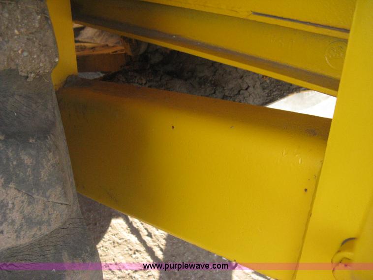 image for item B8408 1974 John Deere 860A scraper