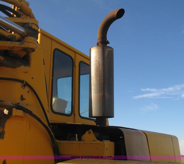 image for item B8408 1974 John Deere 860A scraper