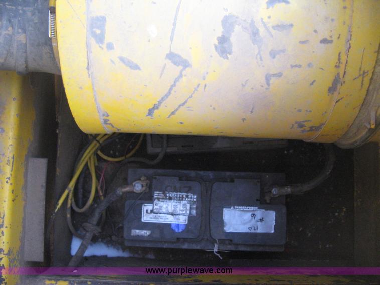 image for item B8408 1974 John Deere 860A scraper