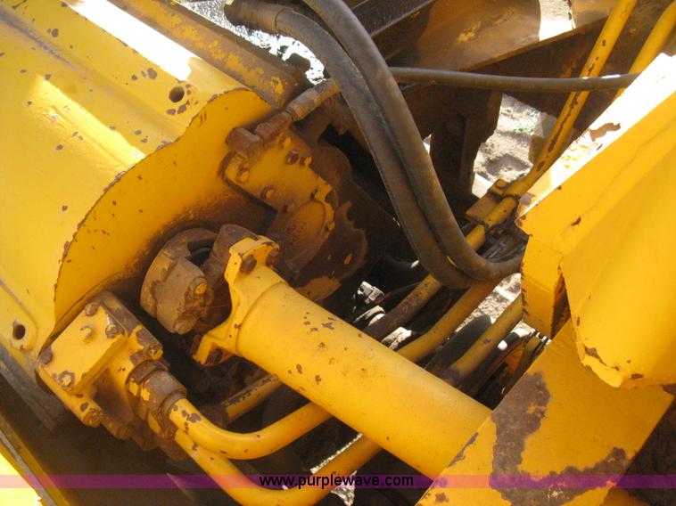 image for item B8408 1974 John Deere 860A scraper