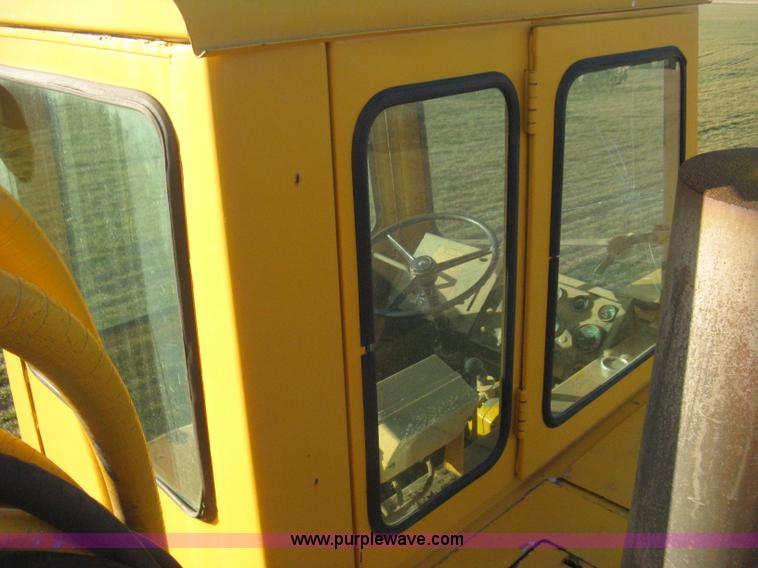 image for item B8408 1974 John Deere 860A scraper