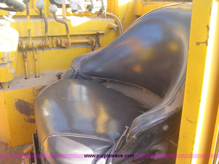 image for item B8408 1974 John Deere 860A scraper