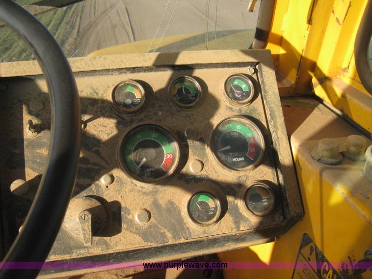image for item B8408 1974 John Deere 860A scraper