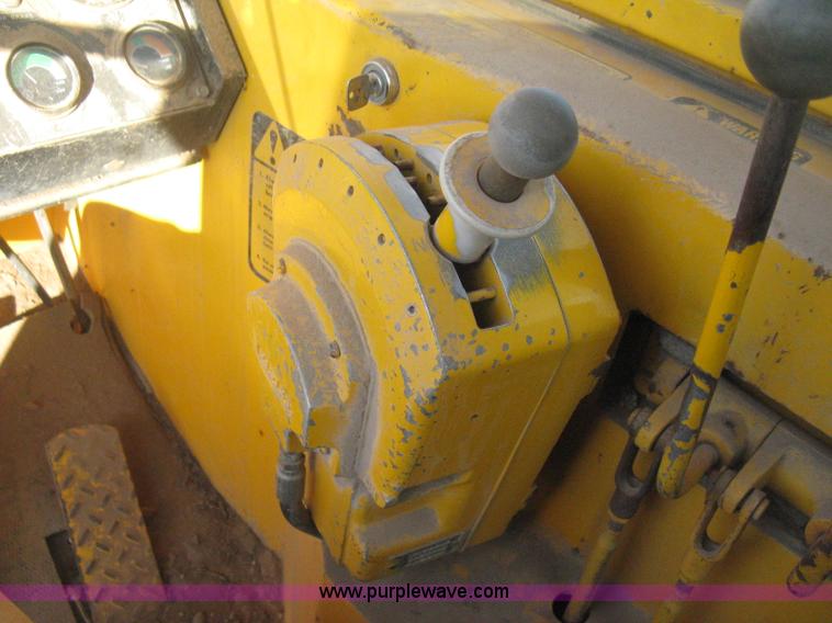 image for item B8408 1974 John Deere 860A scraper