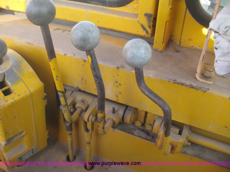 image for item B8408 1974 John Deere 860A scraper