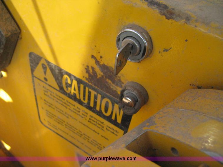 image for item B8408 1974 John Deere 860A scraper