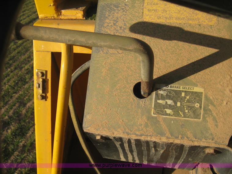 image for item B8408 1974 John Deere 860A scraper