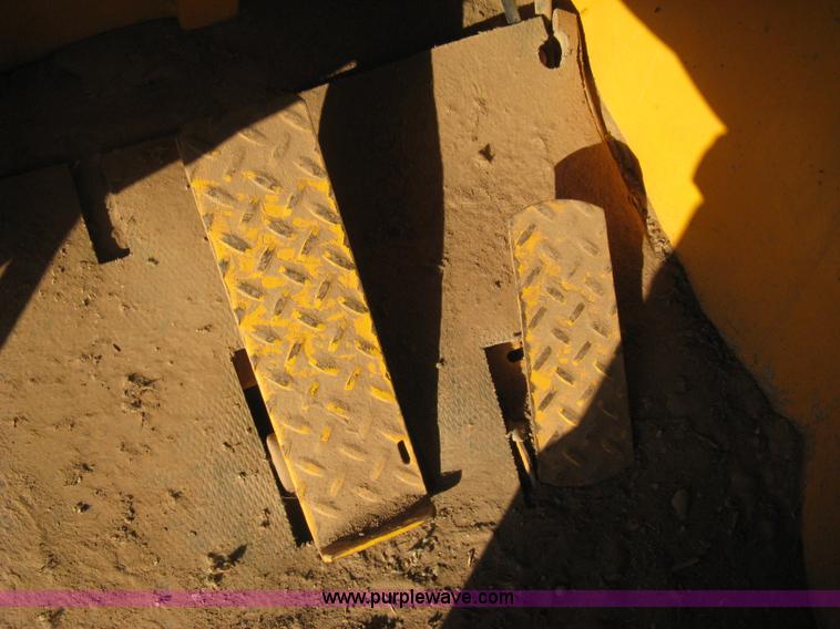 image for item B8408 1974 John Deere 860A scraper