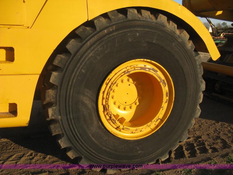 image for item B8408 1974 John Deere 860A scraper