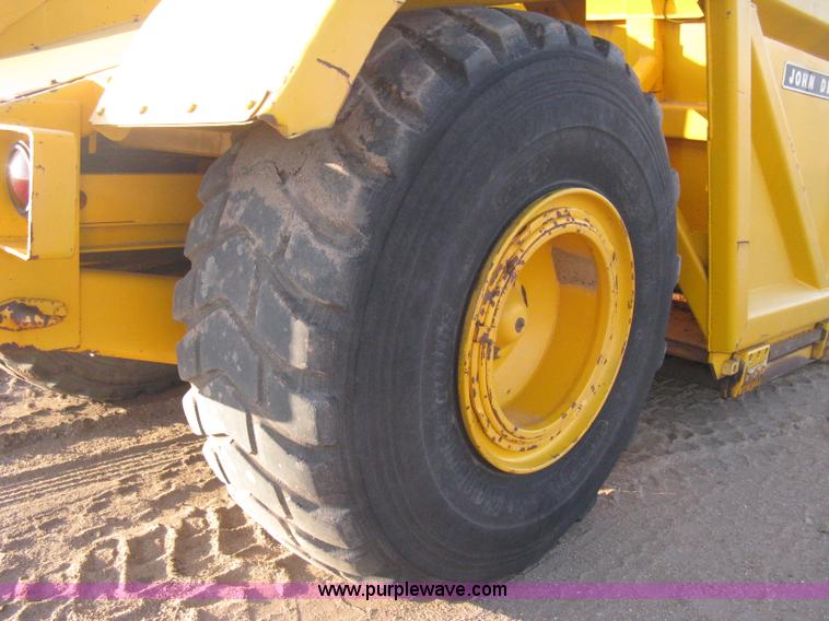 image for item B8408 1974 John Deere 860A scraper